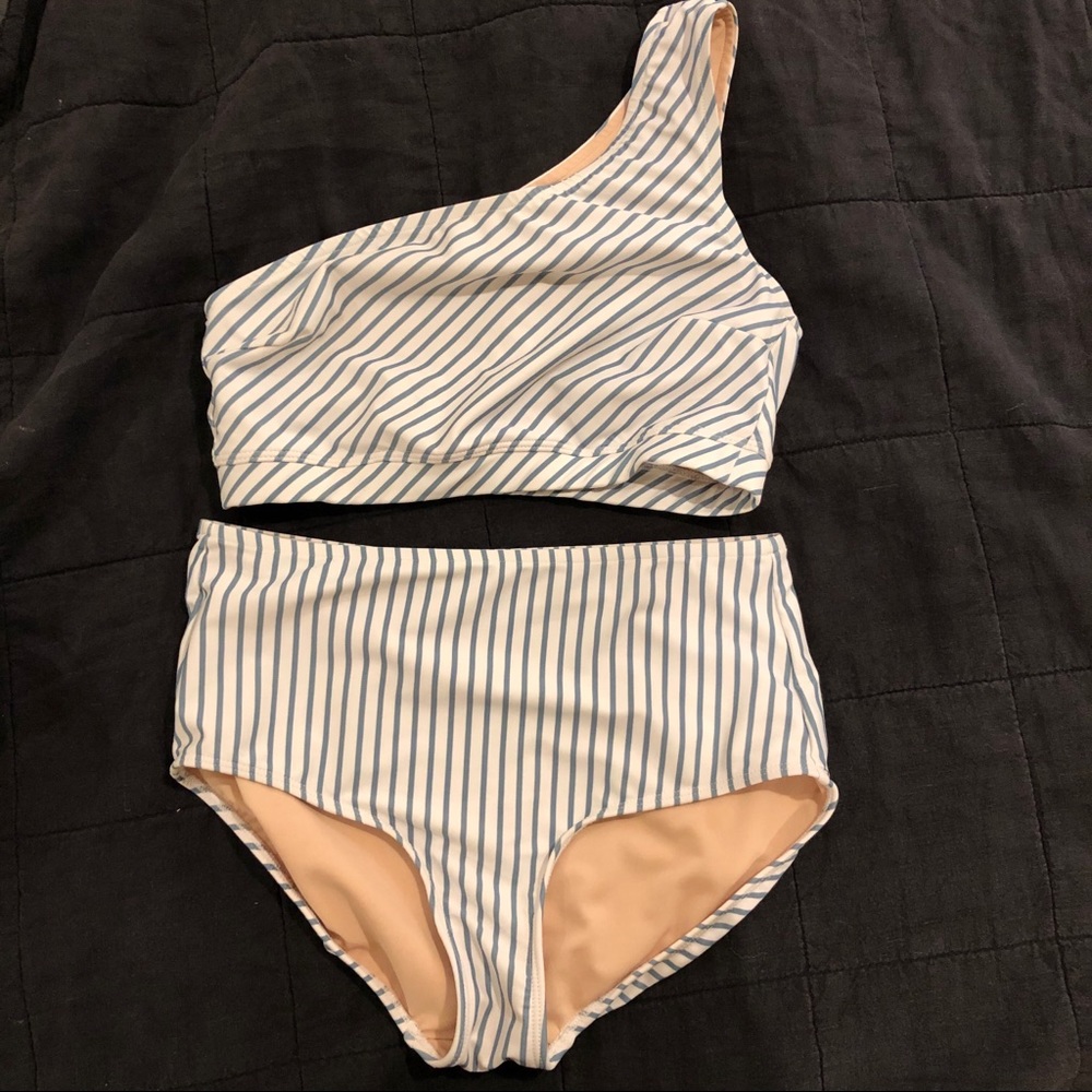 Albion icon wave crop two piece size medium